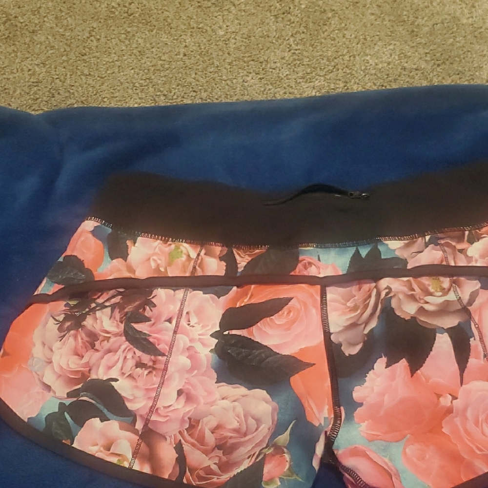 LULULEMON Floral Women's Shorts